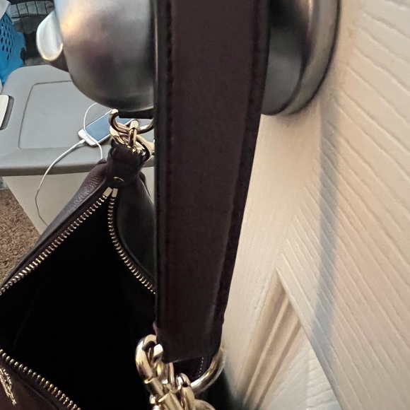 Coach bag Excellent condition Color: Burgundy - Picture 2 of 15